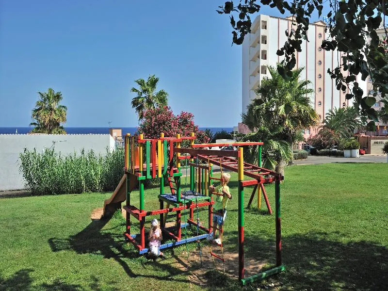 Sports and Entertainment, Globales America, Majorca