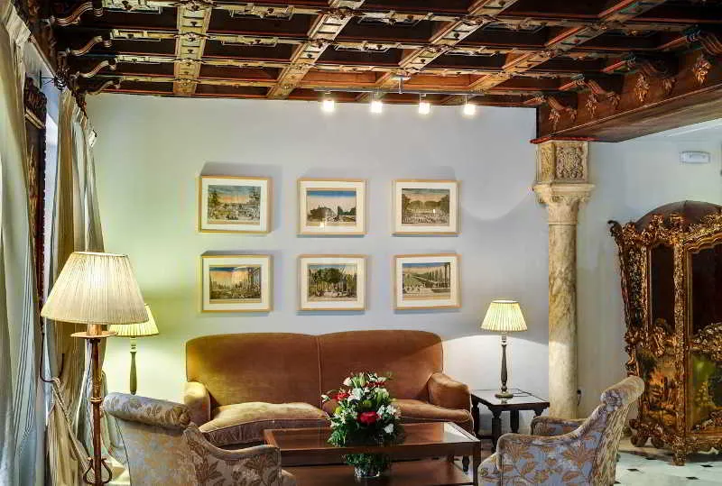 Lobby, Murillo, Seville