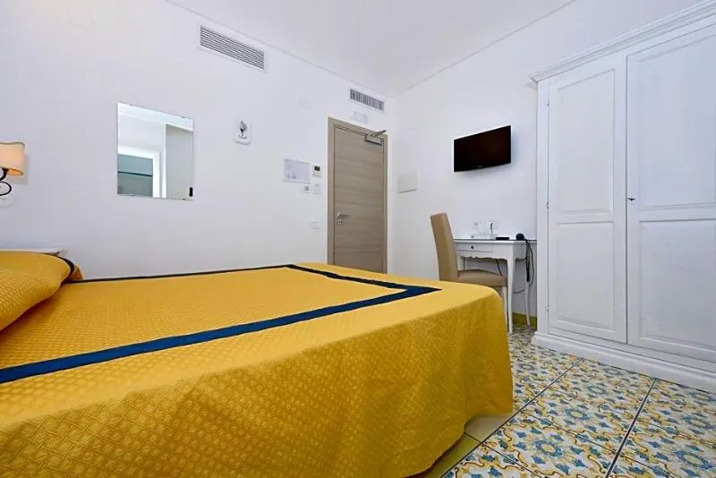 General view, Hotel Settebello, Naples