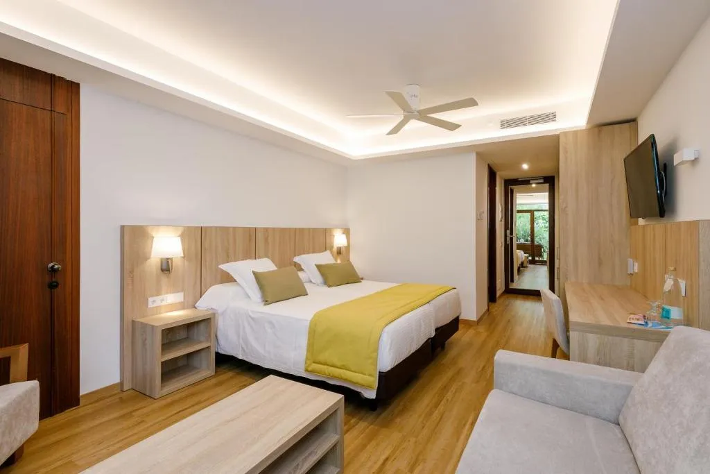 Room STANDARD Room, PortBlue Club Pollentia Resort & Spa, Majorca