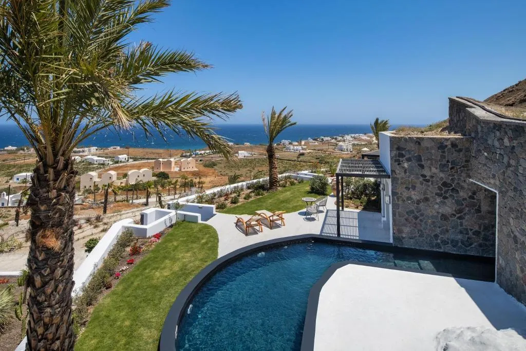 SUITE WITH PRIVATE POOL Room, Palm Island Suites, Santorini