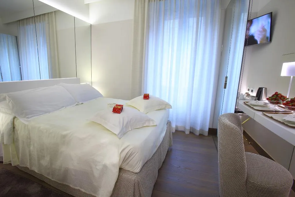 SINGLE SUPERIOR QUEEN BED Room, Hotel Berna, Milan