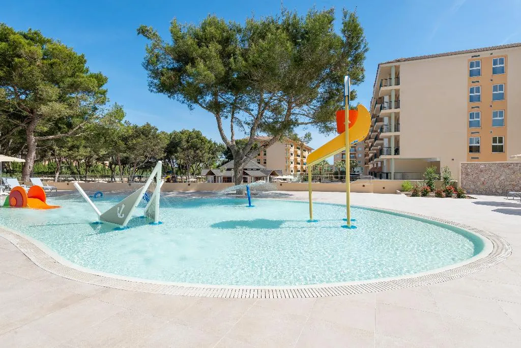 Pool, Aparthotel Can Picafort Palace, Majorca