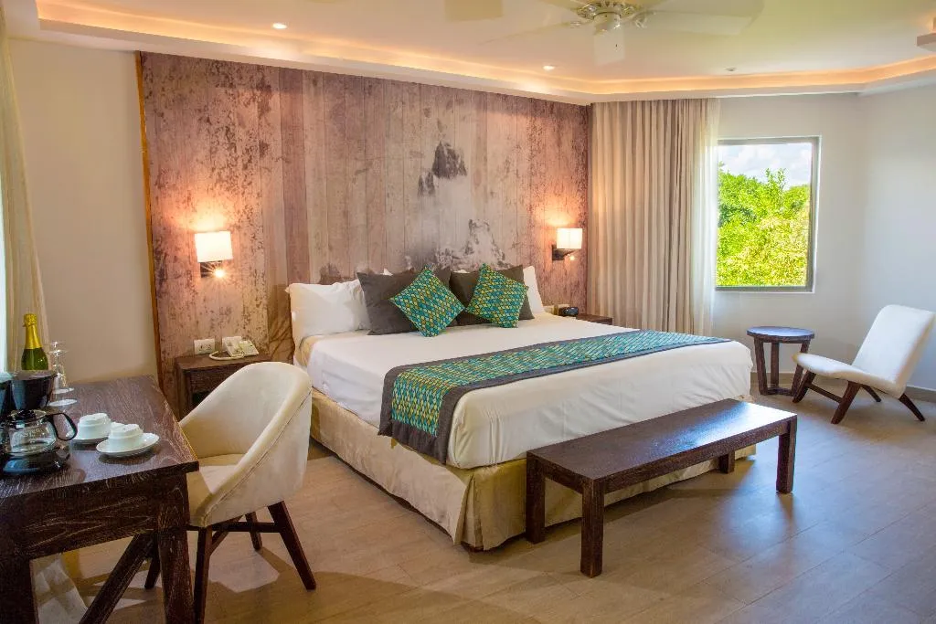 FAMILY ROOM STANDARD Room, Sandos Caracol Nature Resort & Water Park All Incl, Playa Del Carmen