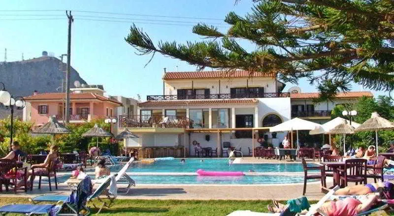 Pool, Despo, Crete