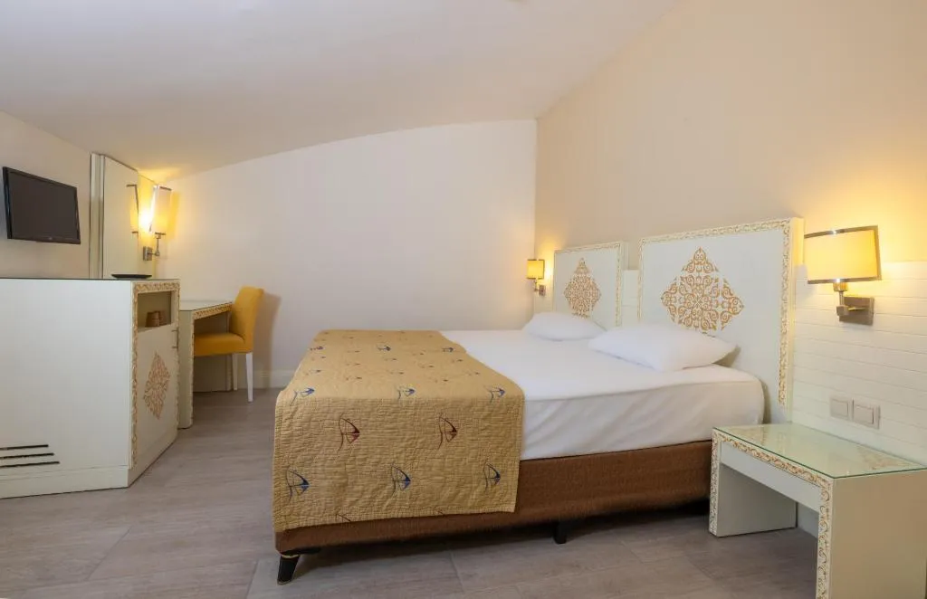 DOUBLE SIDE SEA VIEW Room, Crystal Admiral Aqua Collection, Antalya