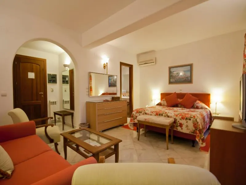 Room, Adonis, Mykonos