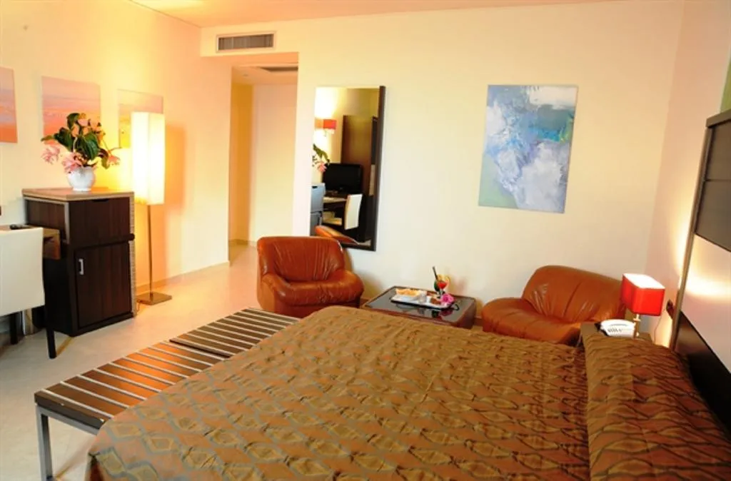 Double or Twin STANDARD Room, Viola Palace Hotel, Catania