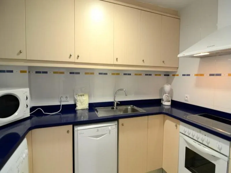 APARTMENT CAPACITY 6 TWO BEDROOMS Room, Mestral, Costa Brava