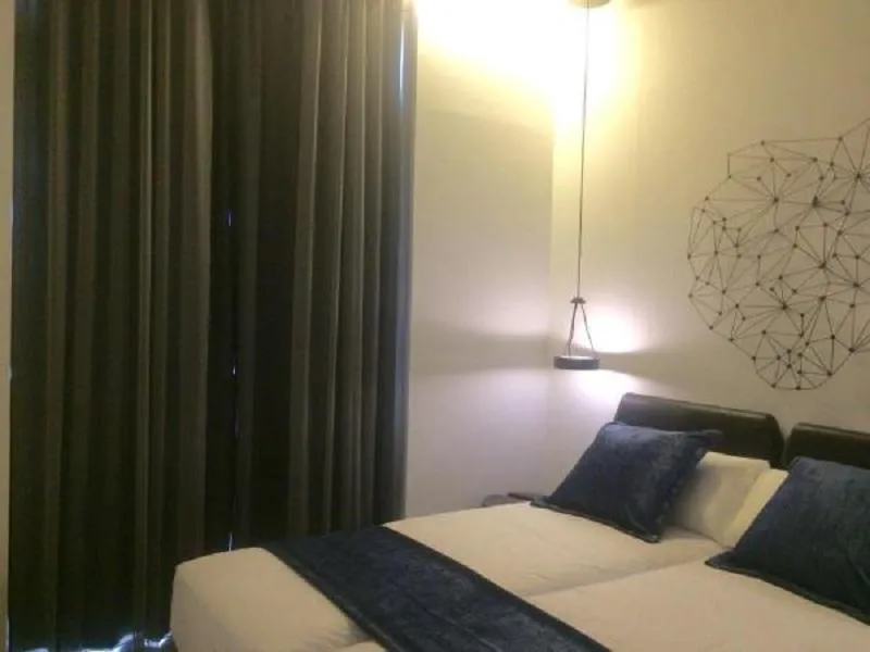 Room, El Siglo, Valencia
