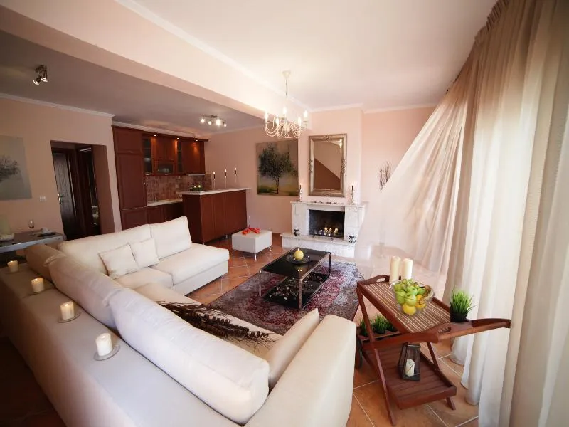 SUITE DELUXE WITH PRIVATE POOL Room, Kassandra Village Resort, Halkidiki