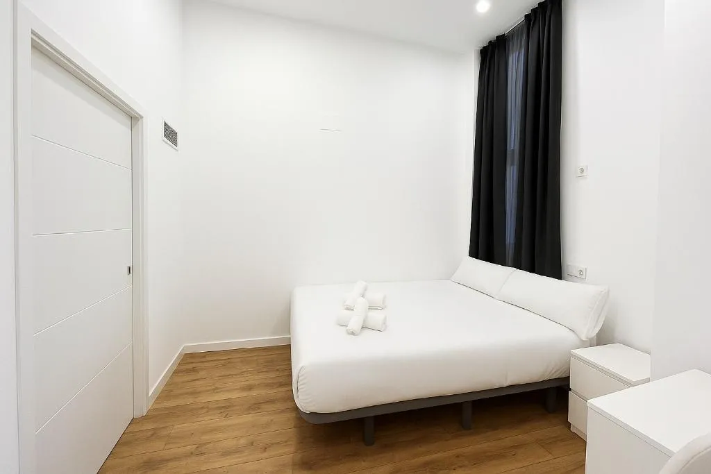 Room, Hostal Bernabeu, Madrid