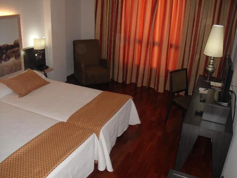 DOUBLE STANDARD Room, Santa Cecilia, Madrid