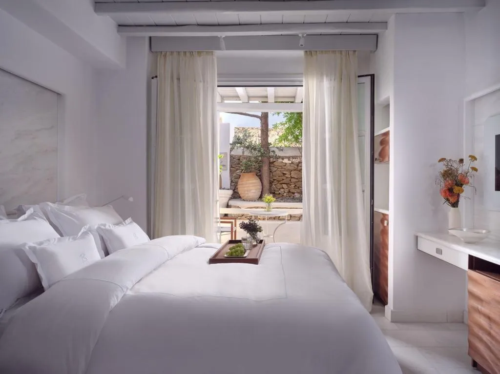 JUNIOR SUITE WITH VIEWS Room, Belvedere hotel, Mykonos