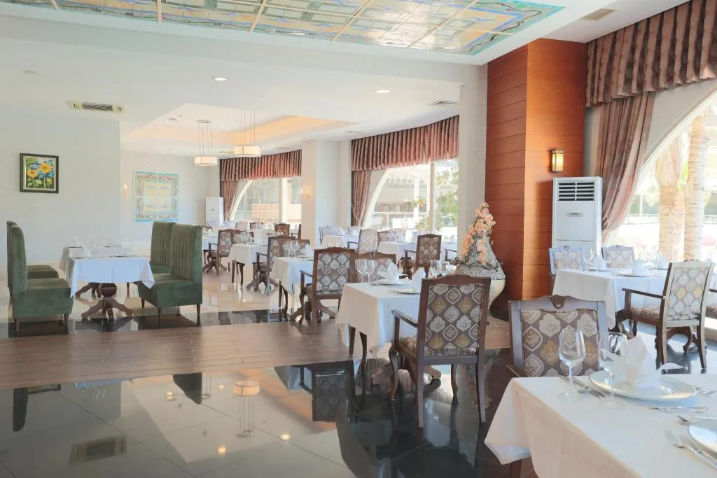 Restaurant, Crystal Prestige Pearl Collection, Antalya