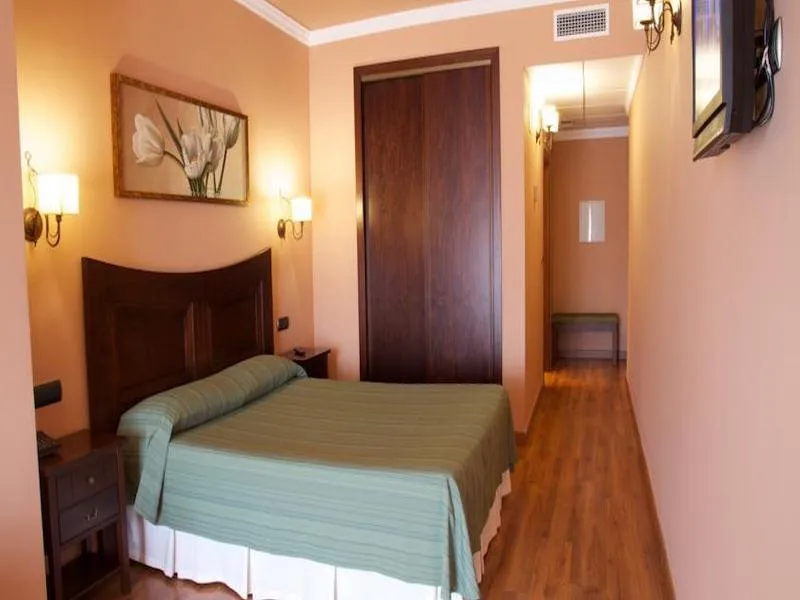 DOUBLE STANDARD Room, Los Dolmenes, Andalucia