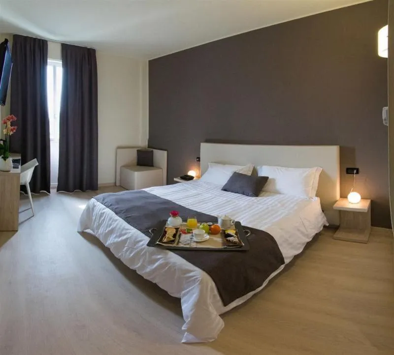 General view, Helios Hotel and Restaurant, Milan