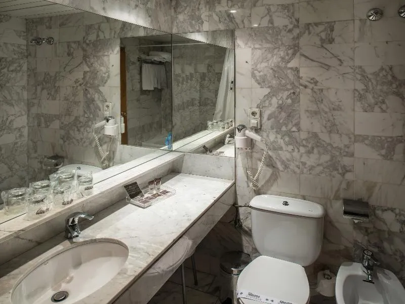 DOUBLE SINGLE USE STANDARD Room, Catalonia Albeniz, Barcelona