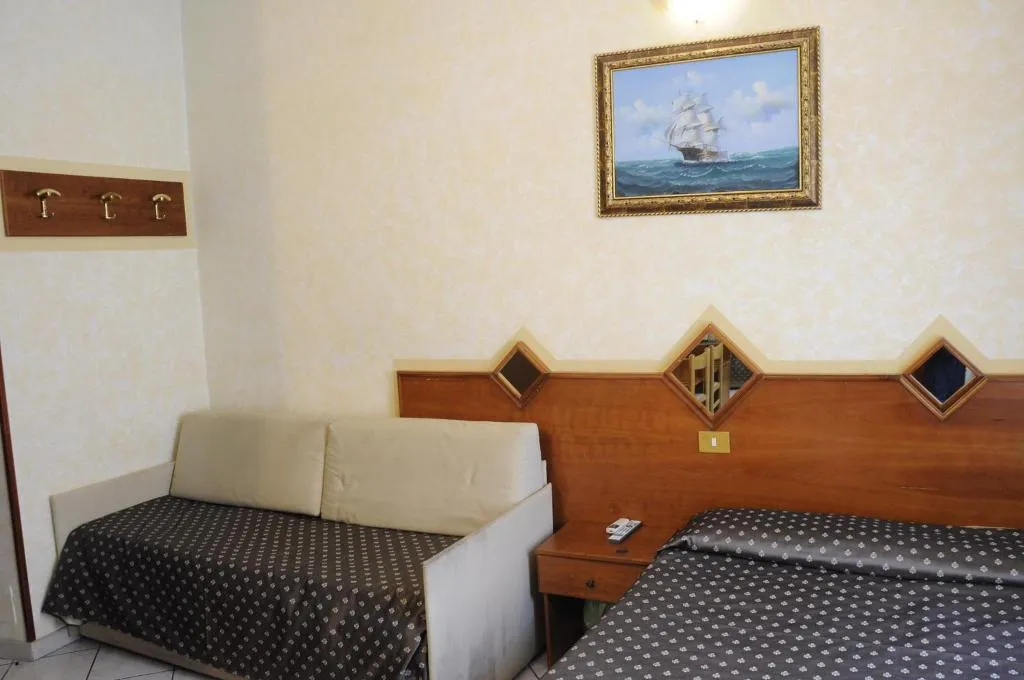 DOUBLE STANDARD Room, Hotel Farini, Rome