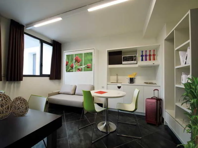 Room, 57 Reshotel Orio, Milan