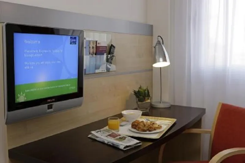 Double or Twin STANDARD Room, Holiday Inn Express Madrid - Getafe, Madrid