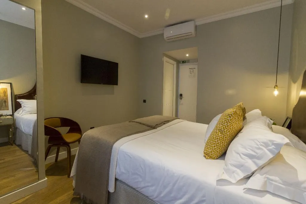 Room, Bairro Alto Suites, Lisbon
