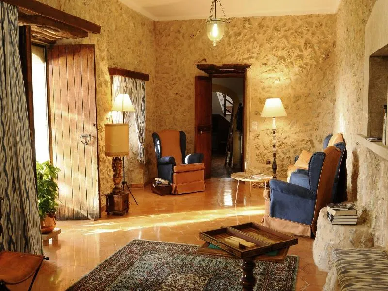 Lobby, Asis de Marratxinet, Majorca