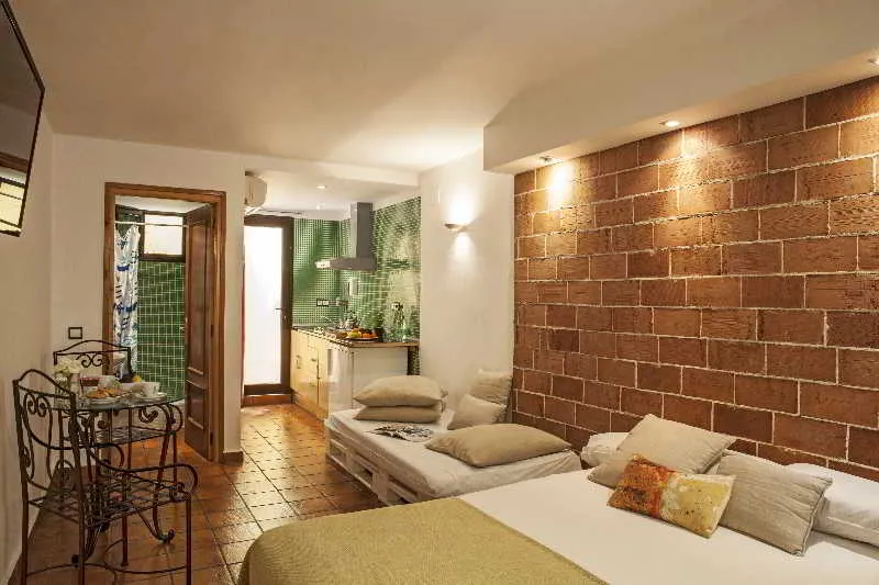 STUDIO STANDARD Room, AinB Las Ramblas-Guardia Apartments, Barcelona