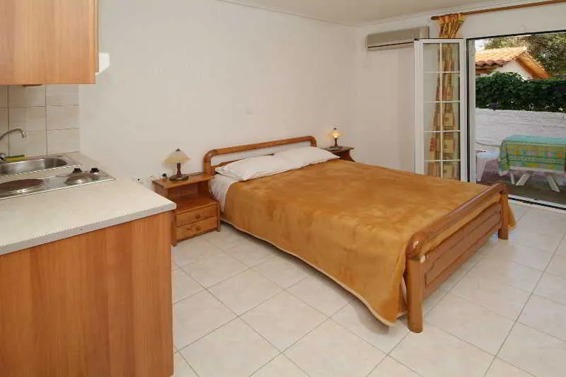 Room, Dimitris Studios, Kefallinia