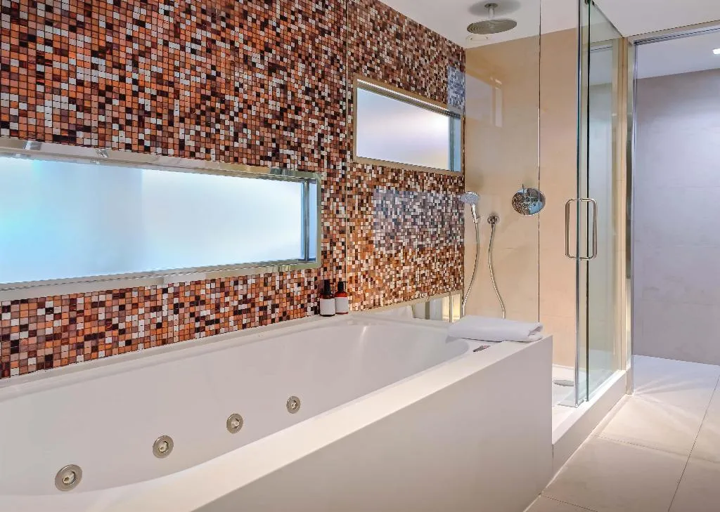JUNIOR SUITE STANDARD Room, Barcelo Malaga, Costa Del Sol