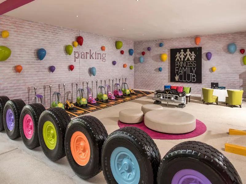Sports and Entertainment, Family Club Princess, Playa Del Carmen