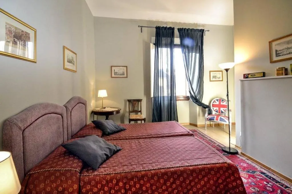 Double or Twin WITH SHARED BATHROOM Room, Palazzo Panzani, Florence