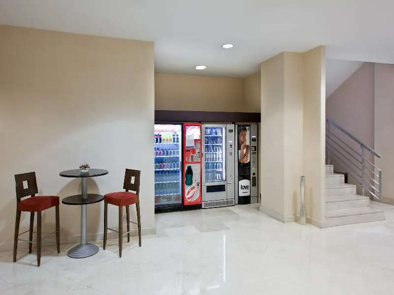 Lobby, NH Parla, Madrid