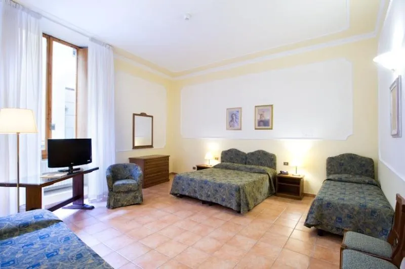 QUADRUPLE COMFORT Room, Silla, Florence