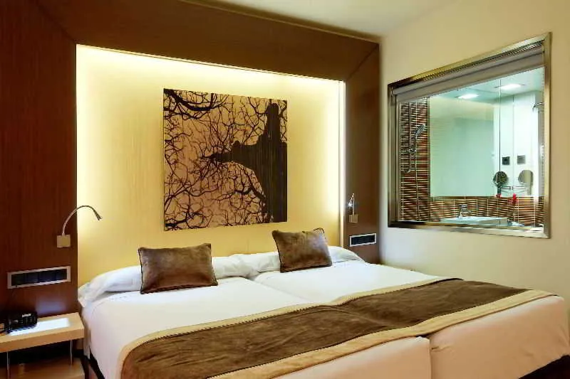Room, Melia Avenida America, Madrid