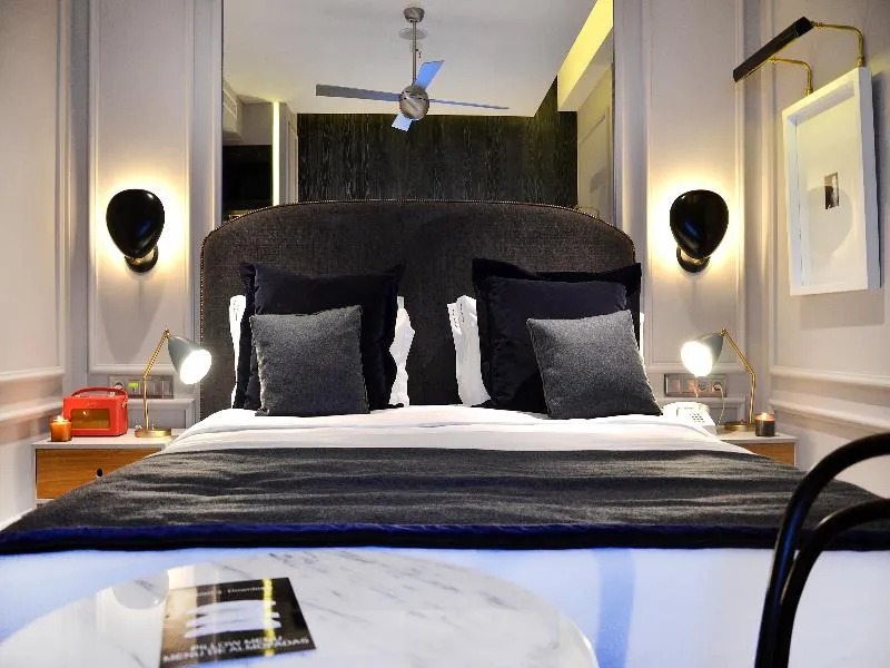 DOUBLE WITH VIEWS Room, Browns Central Hotel, Lisbon