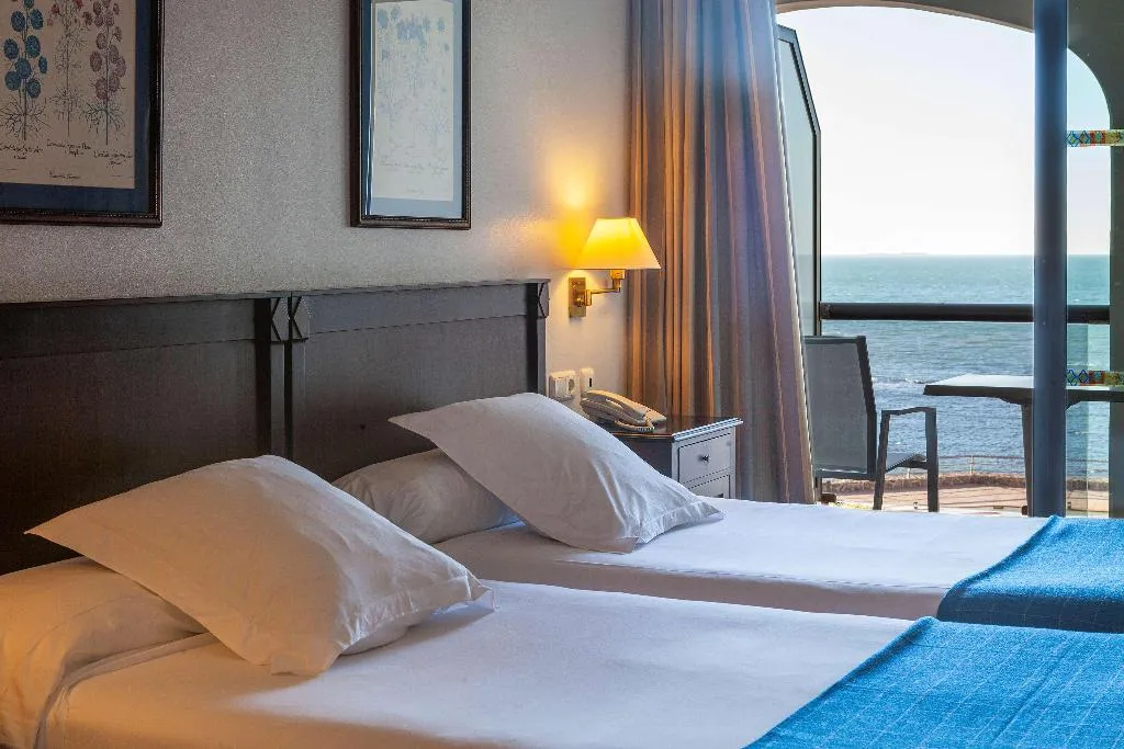 Room, Duque de Najera, Costa De La Luz