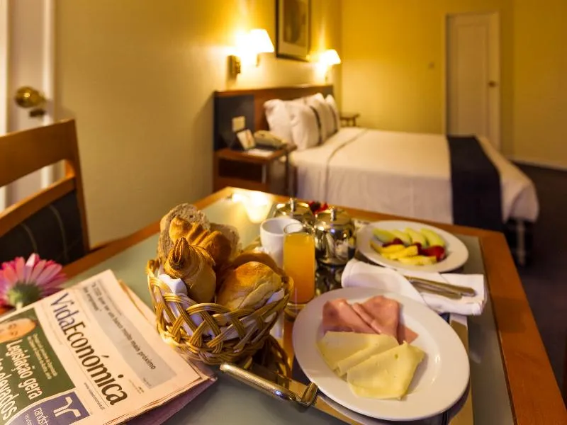 Double or Twin STANDARD Room, Holiday Inn Lisboa, Lisbon
