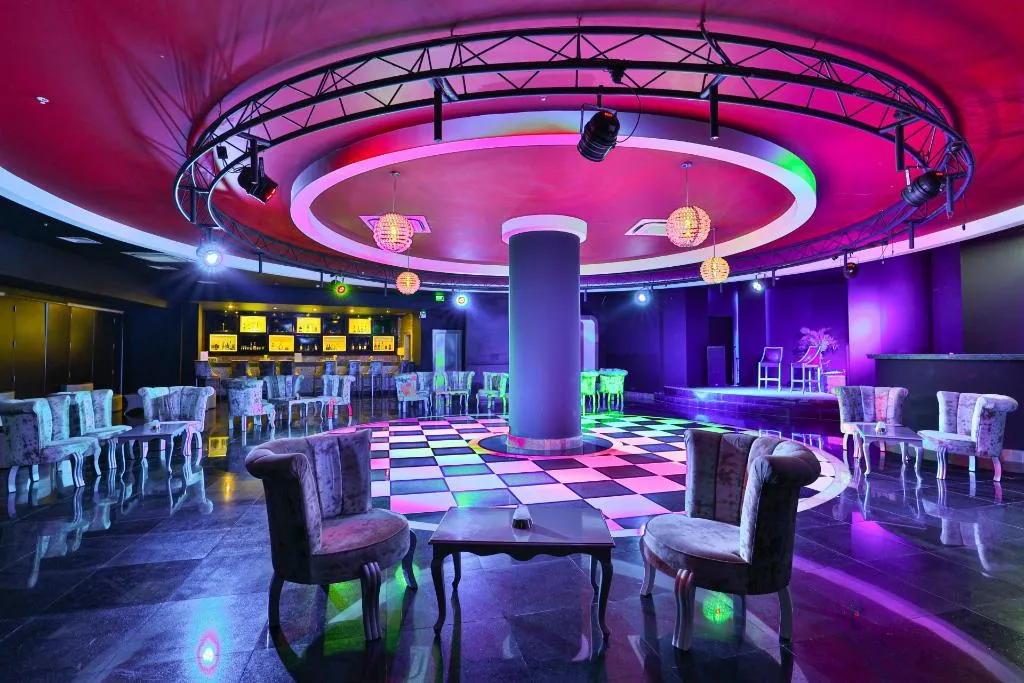 Sports and Entertainment, Crystal Sunset Pearl Collection, Antalya