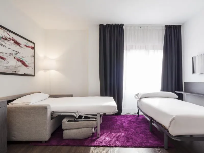 QUADRUPLE STANDARD Room, Ilunion Suites Madrid, Madrid