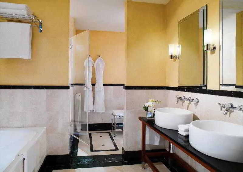 Room, The Westin Palace Milan, Milan