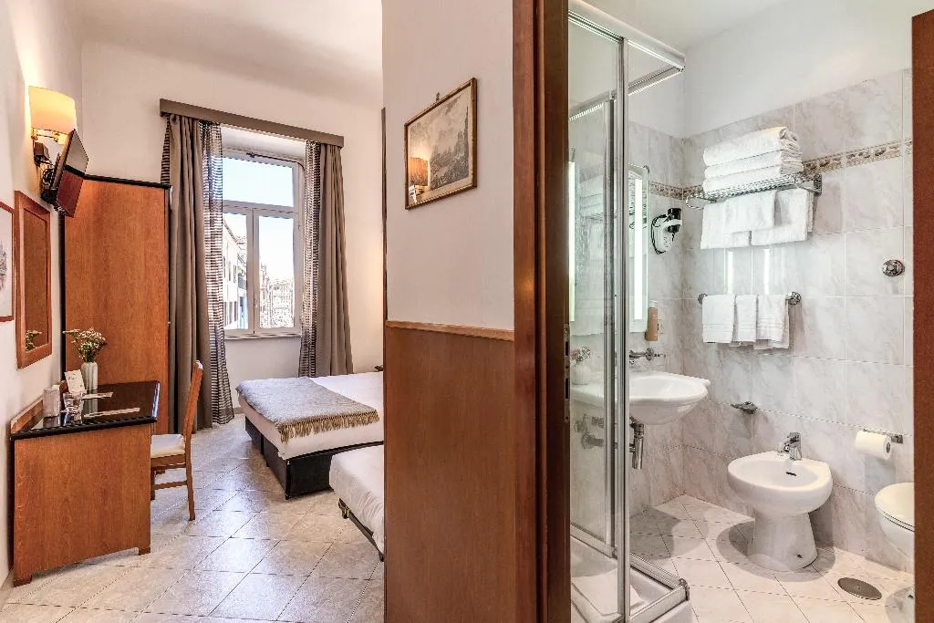 TRIPLE STANDARD Room, Sonya, Rome