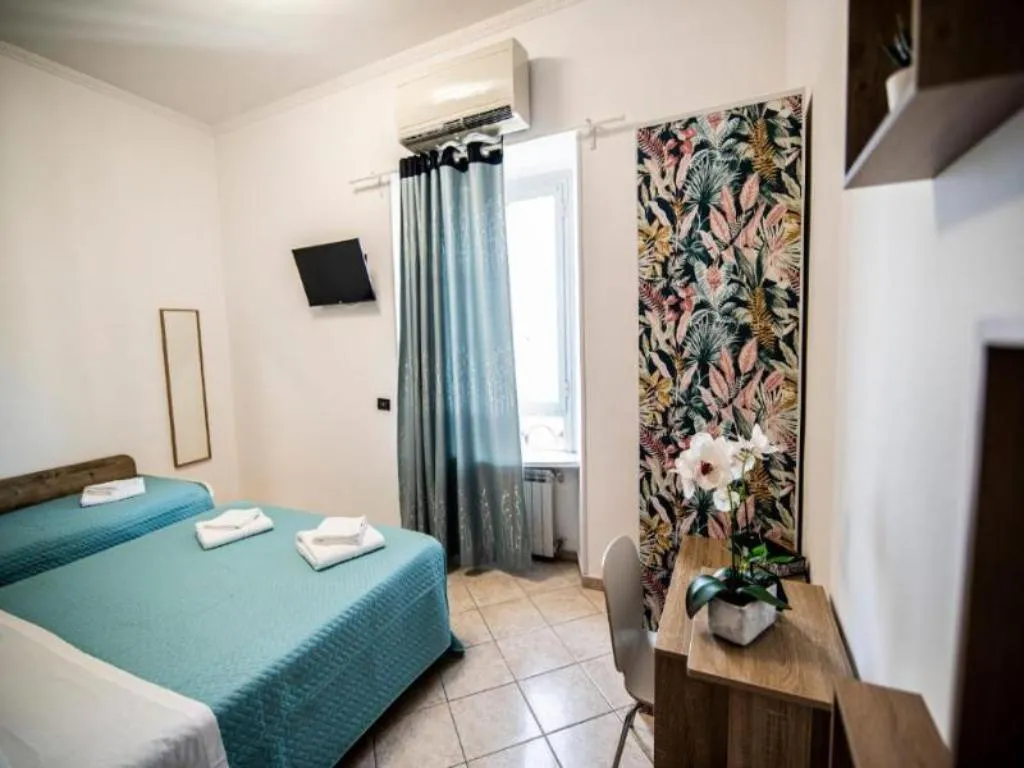 Double or Twin STANDARD Room, Hotel Dell'Urbe, Naples