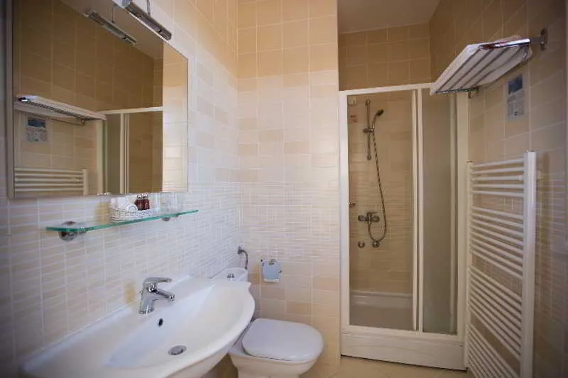 Room, Zagreb, Dubrovnik