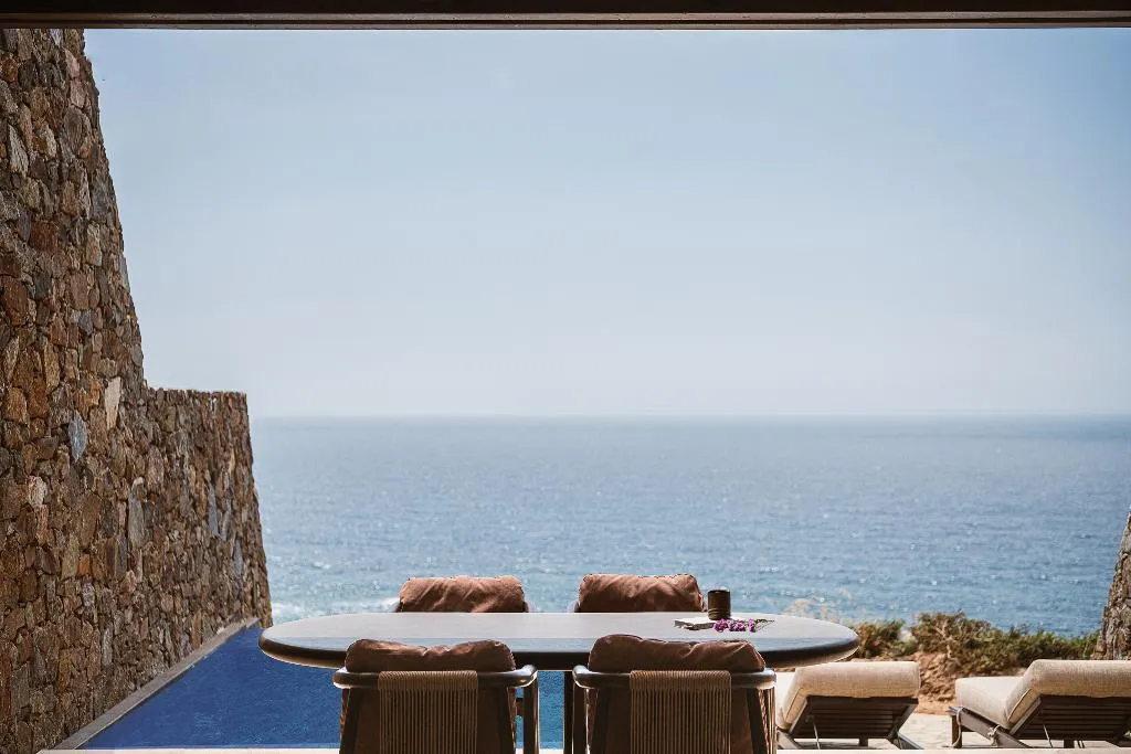 SUITE WITH PRIVATE POOL Room, The Revery, Crete