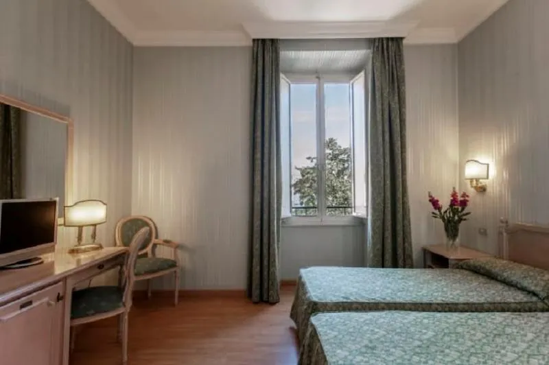 TWIN CLASSIC Room, Villa Torlonia Hotel, Rome