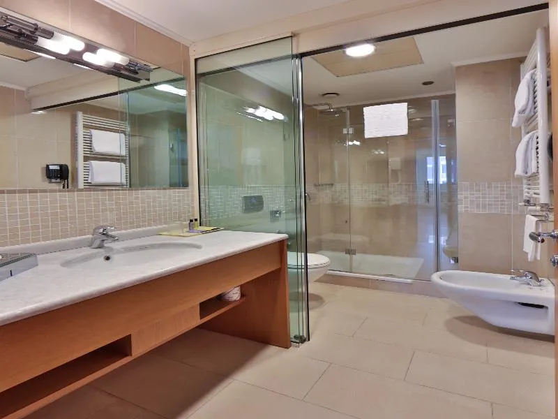 DOUBLE SINGLE USE SUPERIOR Room, UNA HOTELS The One Milano, Milan