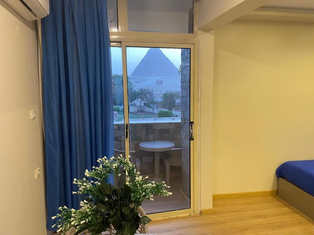 JUNIOR SUITE SUPERIOR WITH BALCONY Room, Pyramids View Inn, Cairo
