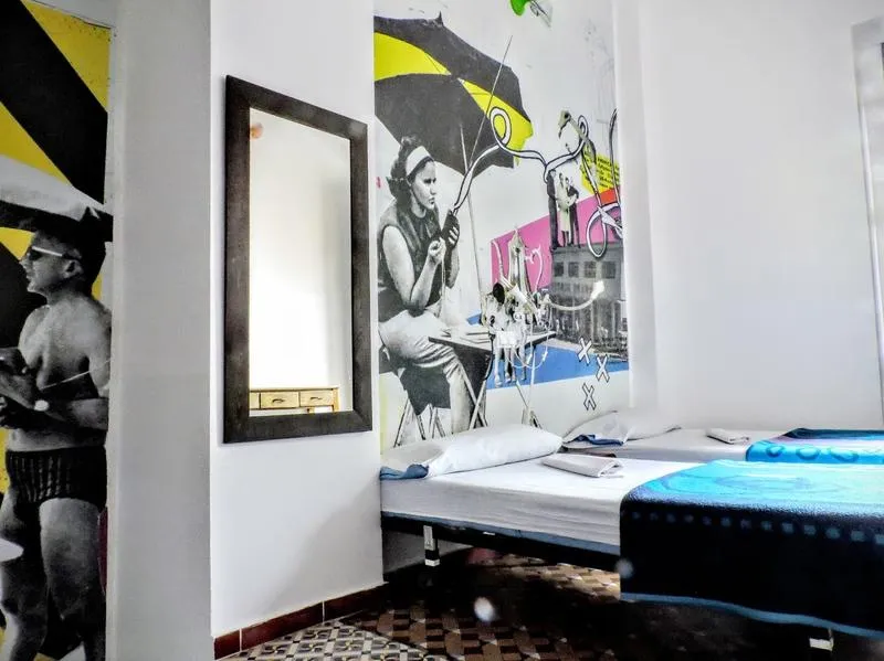 Bed in dormitory WITH SHARED BATHROOM Room, Home Youth Hostel, Valencia