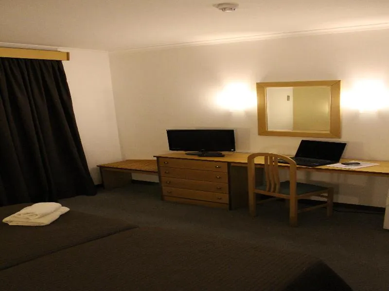 Room, Estoril 7, Lisbon